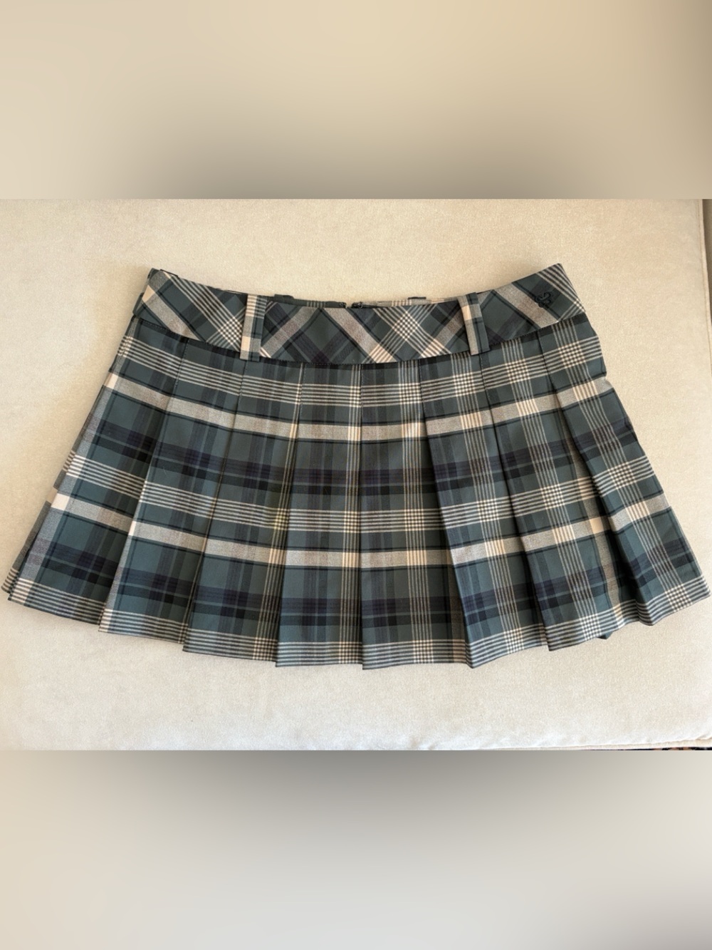 Aritzia Sunday Best Pleated Plaid Mini Skirt in Size 2